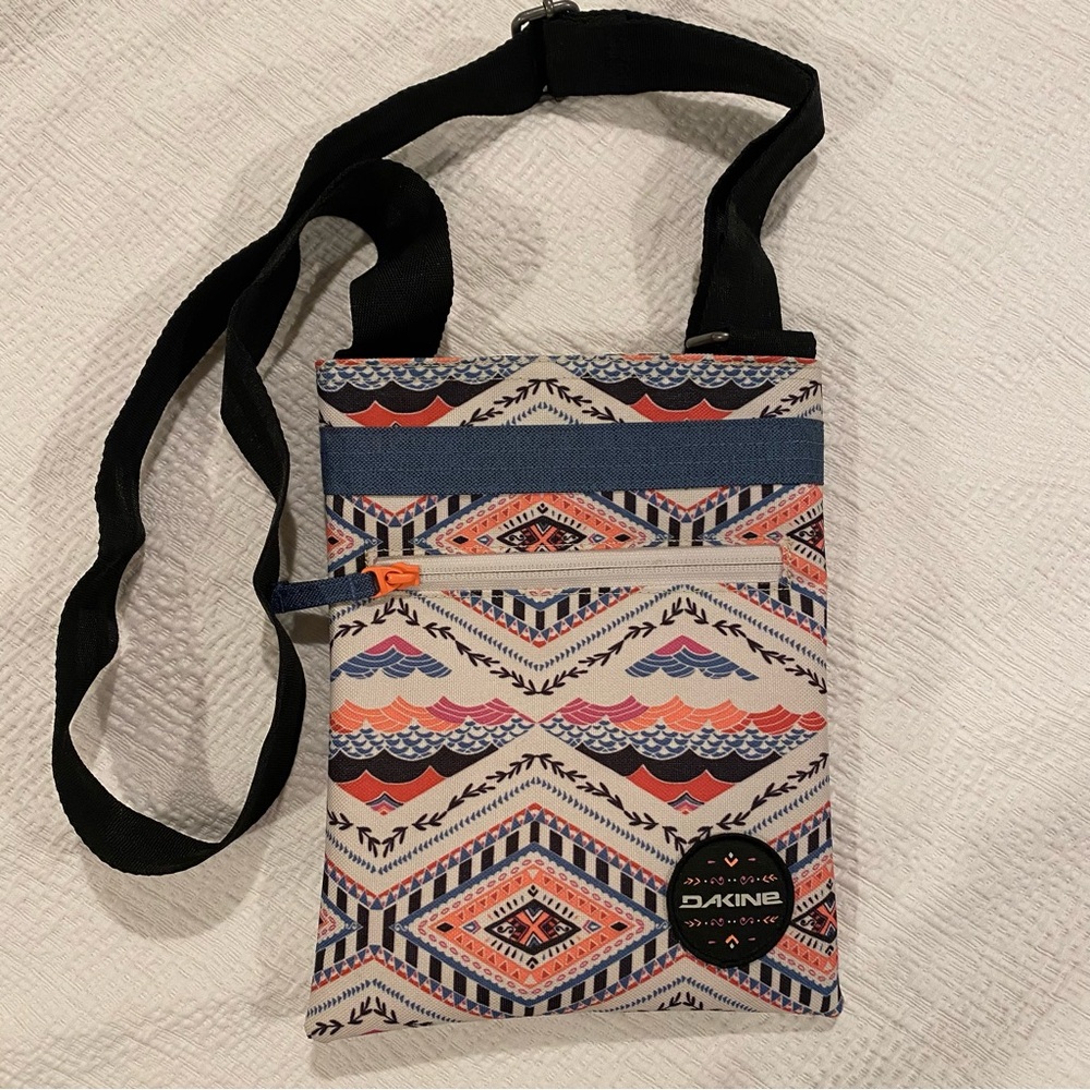 Dakine Jive Geometric Crossbody Bag - Lizzie